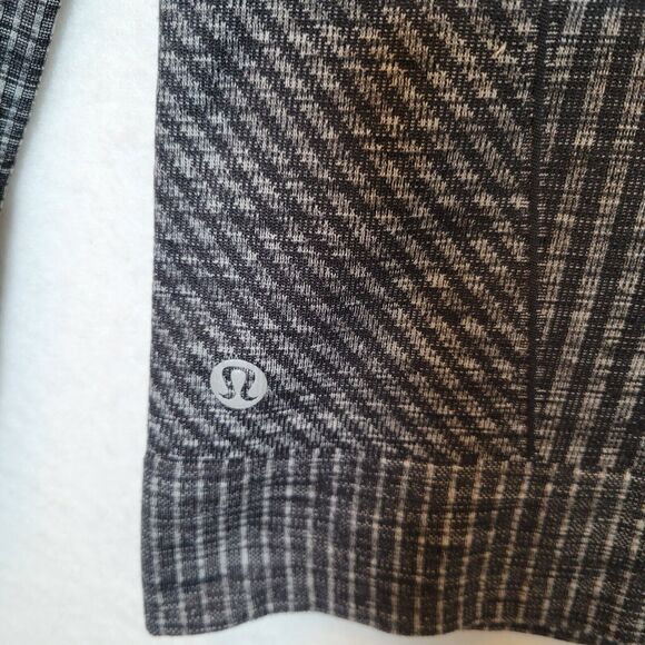 Lululemon Womens Rest Less Pullover Pocket Hoodie Size Medium Gray Striped Yoga - Picture 3 of 8